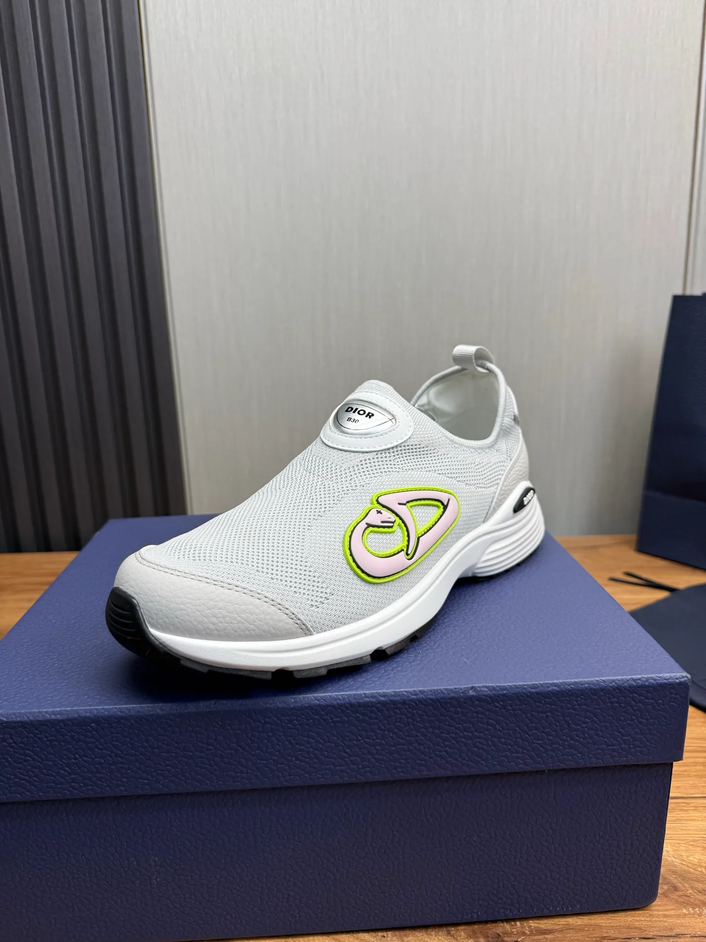 Men's shoes 💰540💰 Dior Dior B30 latest hot model shipped, original 1:1 manufacturing ▪️ Fabric: Original custom fly woven ▪️ Lining: Imported breathable mesh ▪️ Sole: Original molded non-slip outsole ▪️ Size: 38-45 (custom-made 45 non-returnable)